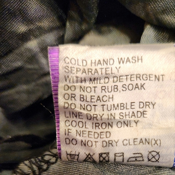 Papillon tunic /dress if on the shorter side. Velvet feel flowers. - Picture 4 of 7